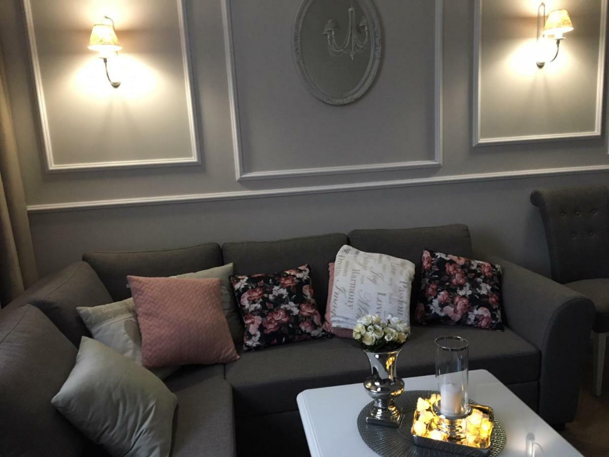 Family Sauna Apartments Sienkiewicza: Central Comfort with Private Spa Kielce Exterior photo